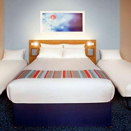 Travelodge Llanelli Cross Hands Exterior foto